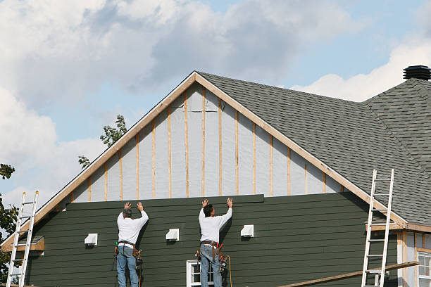 Professional Siding Installation technician working in Pfafftown, NC